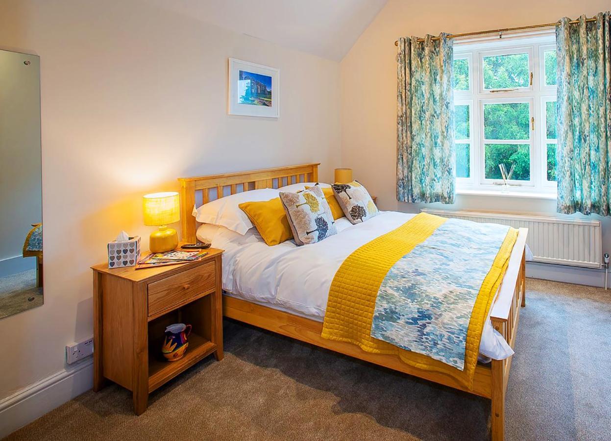 The Blue Bell Otel Midhurst Oda fotoğraf